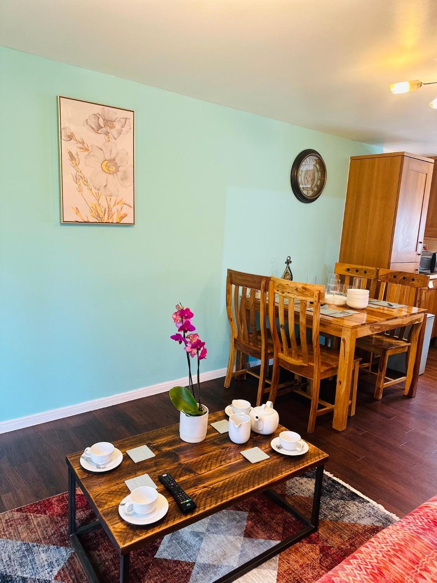 Aroma Cambridge Apartment Girton  Ngoại thất bức ảnh